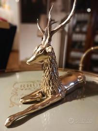 Raro Cervo in Ottone dorato