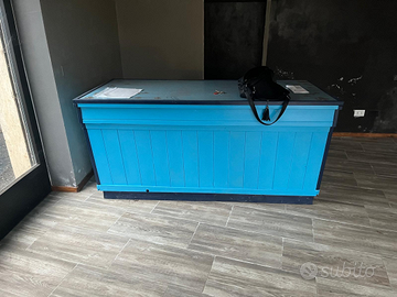 Luminoso spazio commerciale