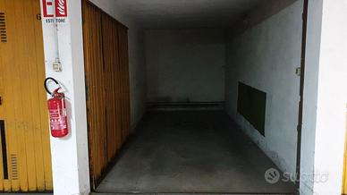 Garage in piazza de gasperi
