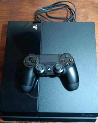 PS4 500 GB + 1 controller
