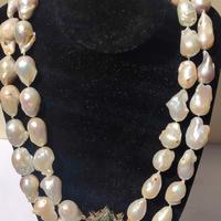 Splendida collana con doppio filo di perle scarama