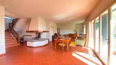 Villa di 458 m² con più di 5 locali e box auto dop
