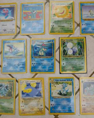 Mini lotto Pokémon anni '90 con carta holo rara   