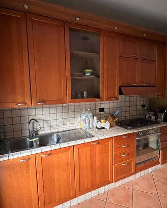 Cucina completa di elettrodomestici