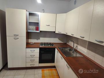 CUCINA COMPLETA PARI AL NUOVO
