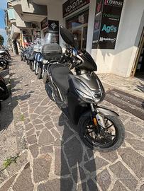 Kymco Agility 200 S con bauletto