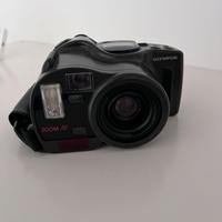 Macchina fotografica analogica a rullino olympus