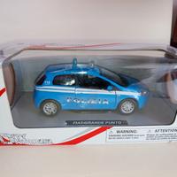 Fiat Grande Punto 1/24 Newray Polizia Auto 