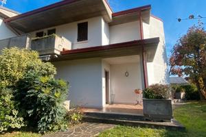 Botticino Sera - Ampia Villa di Testa-