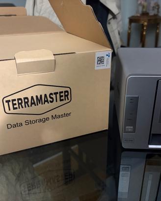 NAS Terramaster F2-210 + 2 dischi 3,5 WD da 3TB