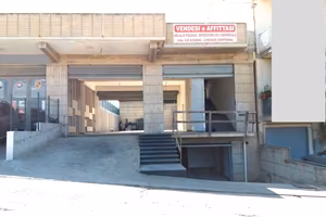 Bottega Negozio Locale Commerciale Capannone