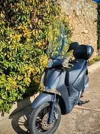 sh 125