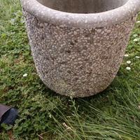 Fioriera cilindrica in sasso artigianale