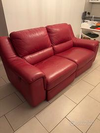 Divano in vera pelle con doppio movimento relax