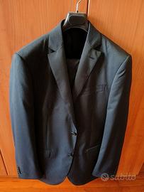 Completo grigio uomo