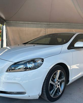 Volvo V40 D2 R-design Momentum