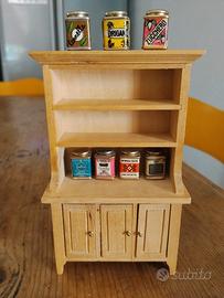 credenza/soffietto in miniatura e barattolini