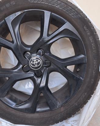 Cerchi e gomme invernali Toyota Yaris Cross 18''
