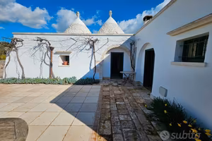 MARTINA FRANCA- Trulli con lamia e deposito
