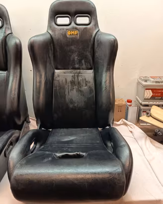 sedili auto sportivi reclinabili