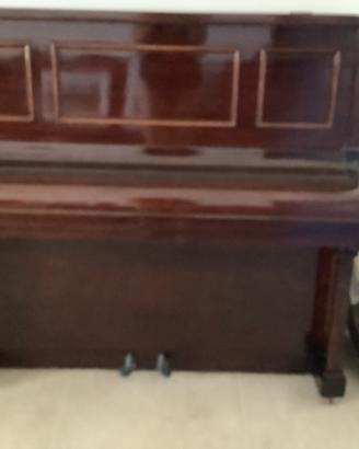 Pianoforte verticale WH Barnes -fabbricazione 1968