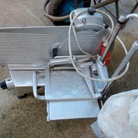 Due Affettatrici trifase