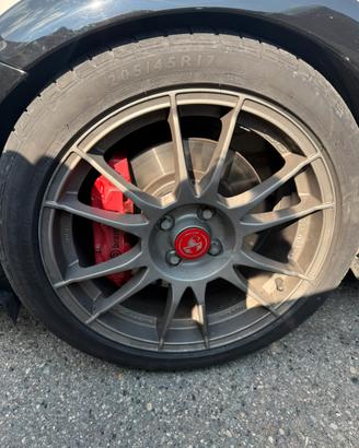 Cerchi oz ultra leggeri per abarth