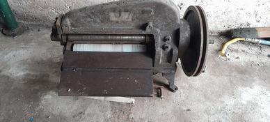 Vecchia Tagliastrisce da pelletteria o legatoria.