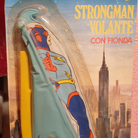 Strongman volante con fionda