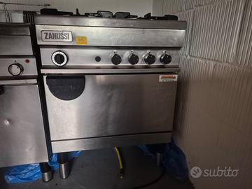 Cucina 4 fuochi zanussi