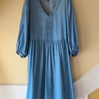 Abito in denim con maniche a sbuffo