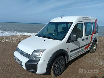 pulmino FORD TOURNEO CONNECT € 7.300 TRATTABILI 