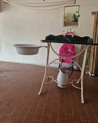 mobile toeletta vintage in marmo e ferro