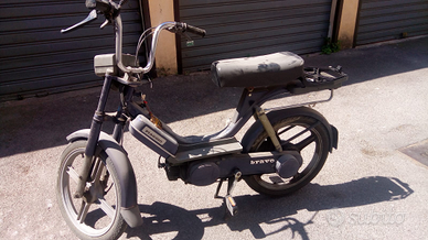 Motociclo d'epoca piaggio BRAVO