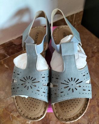 Sandali donna NUOVI n 40 colore grigio 