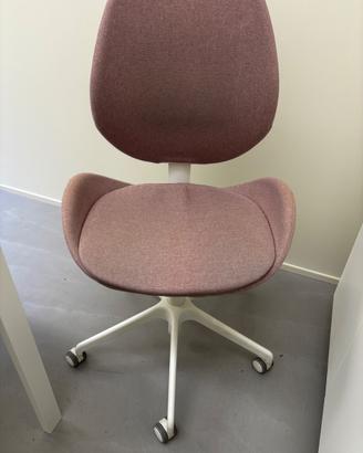 Sedia ufficio rosa e bianca Ikea design nordico