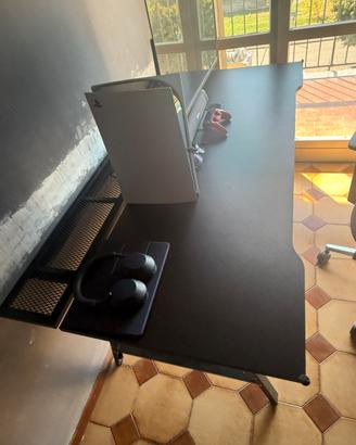 Scrivania Gaming IKEA UTESPELARE 160x80 nera