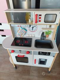 cucina in legno bambina