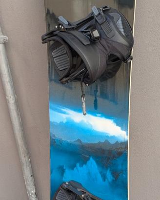 Tavola snowboard Dynastar con attacchi flow pratic