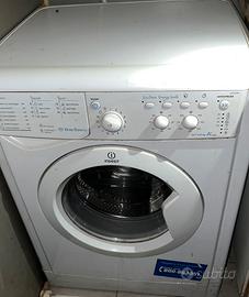 lavatrice Indesit IWC 60861