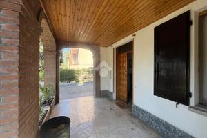 4 LOCALI A CASTELNOVO DI SOTTO