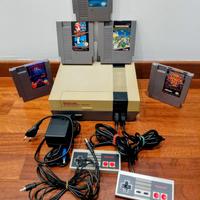 Nintendo Entertainment System (NES) + 5 giochi