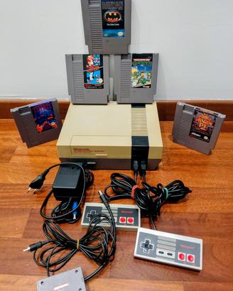 Nintendo Entertainment System (NES) + 5 giochi