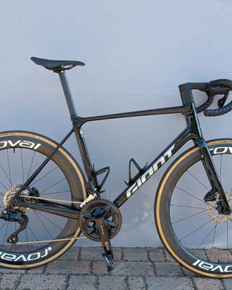Giant TCR Advanced Pro 1 Di2 2025