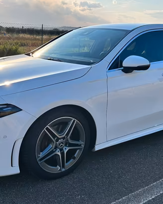 Mercedes -Benz classe A 180d  Premium AMG Line