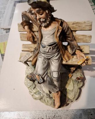 Statua in ceramica Capodimonte, raffigurante un va