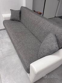Divano-letto 4 posti.