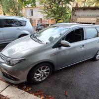 Toyota auris SW ibrida