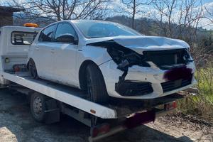 Peugeot 308 incidentata