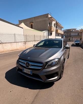 Mercedes-Benz GLA 220 d AMG Premium 4 Matic